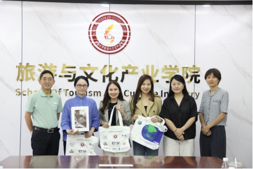 清迈大学人文学院旅游系代表团访问免费色情影片